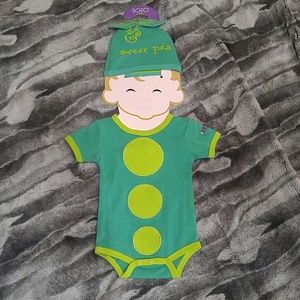 Sozo Sweet Pea Body Suit and Cap NWT 0-3 Months
